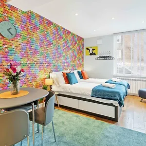 Rainbow - By My Getaways Apartment